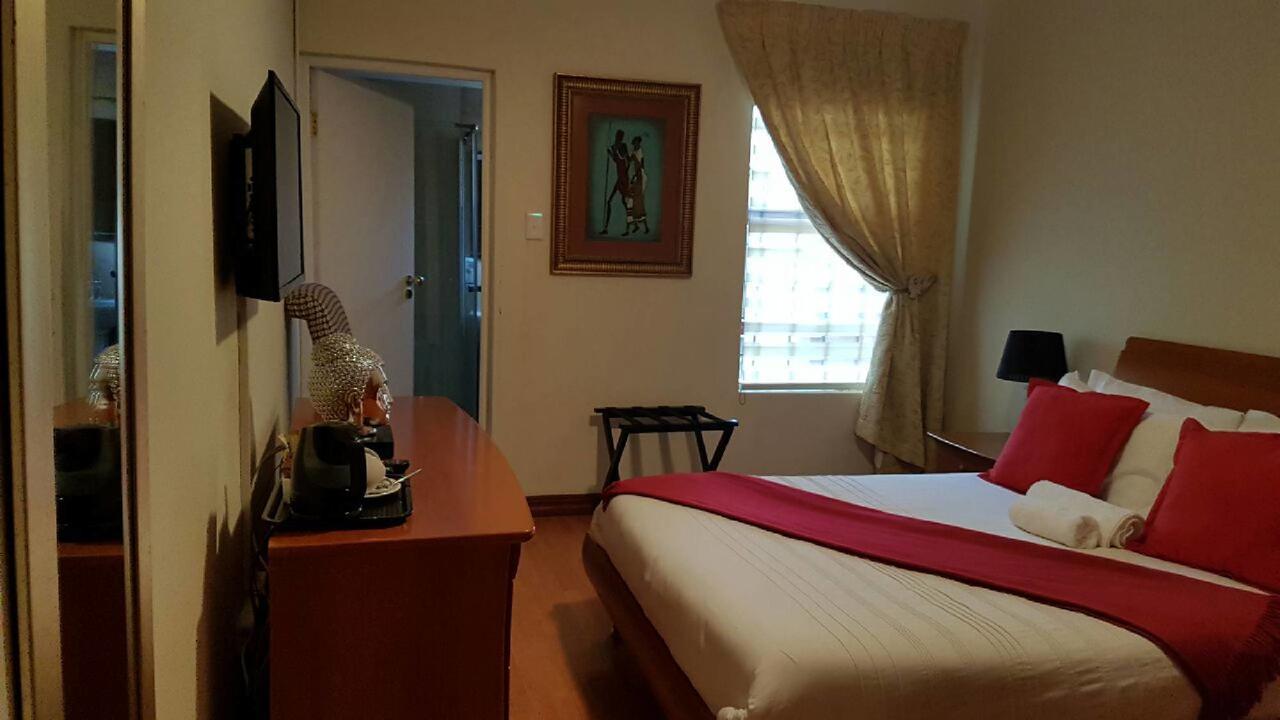 Lily White Guest House Centurion Eksteriør billede