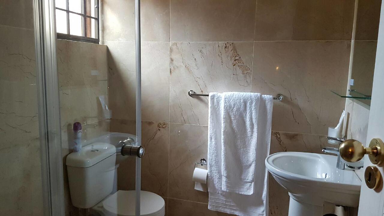 Lily White Guest House Centurion Eksteriør billede