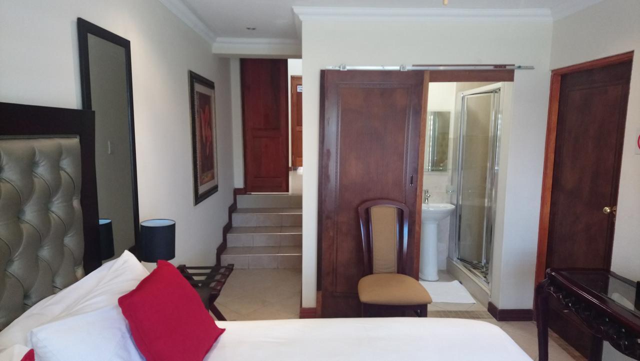 Lily White Guest House Centurion Eksteriør billede